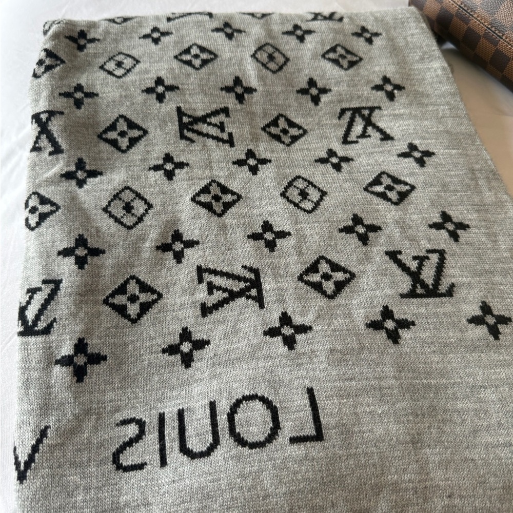 Louis Vuitton Black on Gray Monogram Scarf
